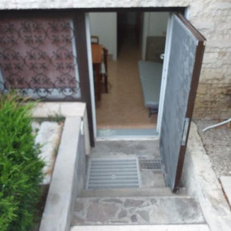 Garden Basement - Seminterrato Max 4 Ospiti - Fiumicino Vicino Aeroporto E Fiera公寓 外观 照片