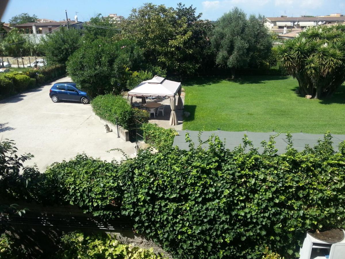 Garden Basement - Seminterrato Max 4 Ospiti - Fiumicino Vicino Aeroporto E Fiera公寓 外观 照片