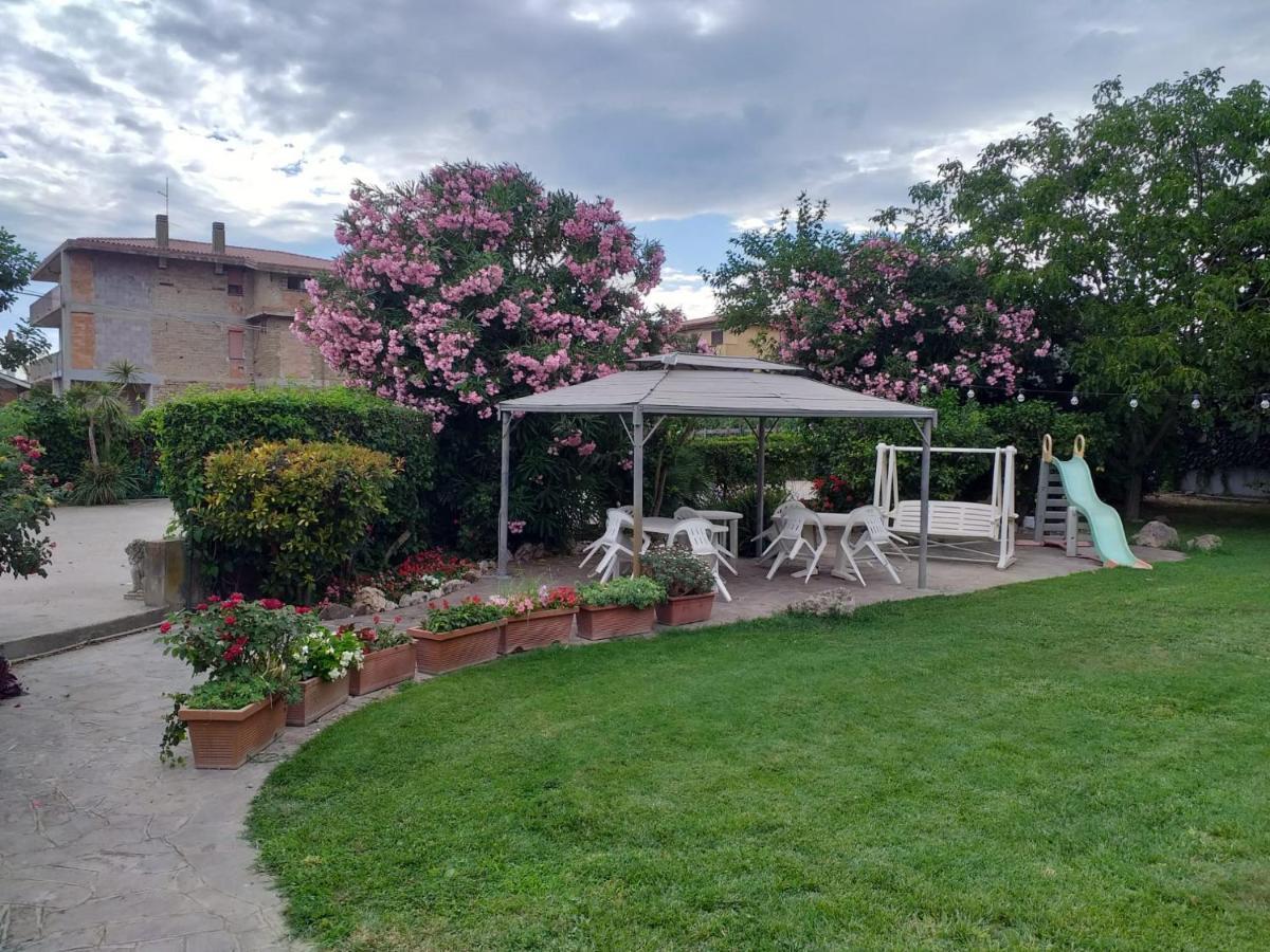 Garden Basement - Seminterrato Max 4 Ospiti - Fiumicino Vicino Aeroporto E Fiera公寓 外观 照片