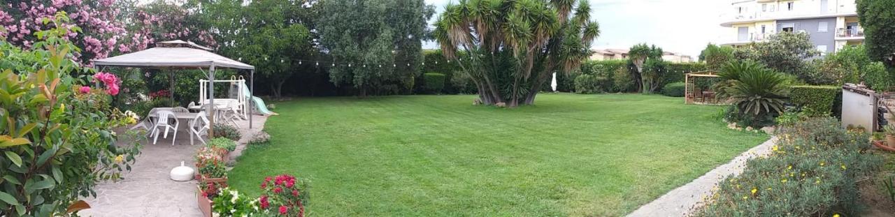 Garden Basement - Seminterrato Max 4 Ospiti - Fiumicino Vicino Aeroporto E Fiera公寓 外观 照片