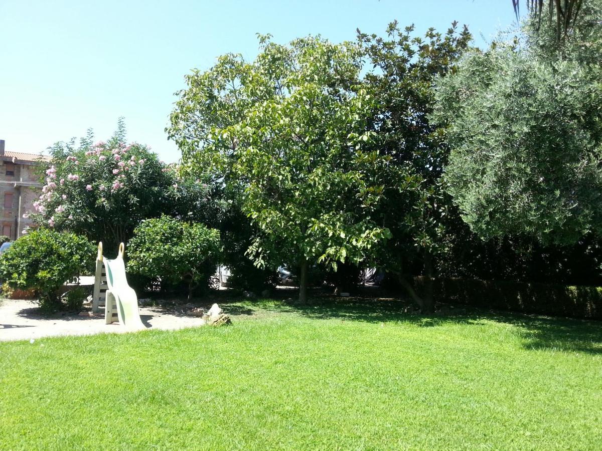 Garden Basement - Seminterrato Max 4 Ospiti - Fiumicino Vicino Aeroporto E Fiera公寓 外观 照片